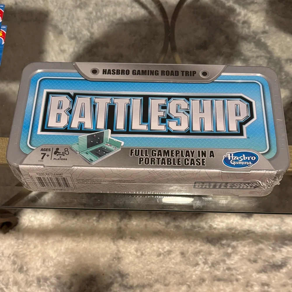 HASBRO GAMING ROAD TRIP * * BATTLESHIP * GAME with PORTABLE CASE NEW!